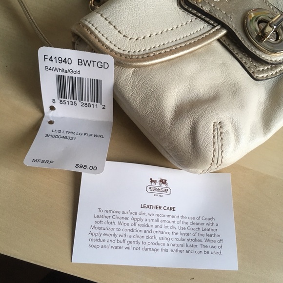 Coach Cream & Gold Leather Clutch Wristlet - Picture 4 of 16